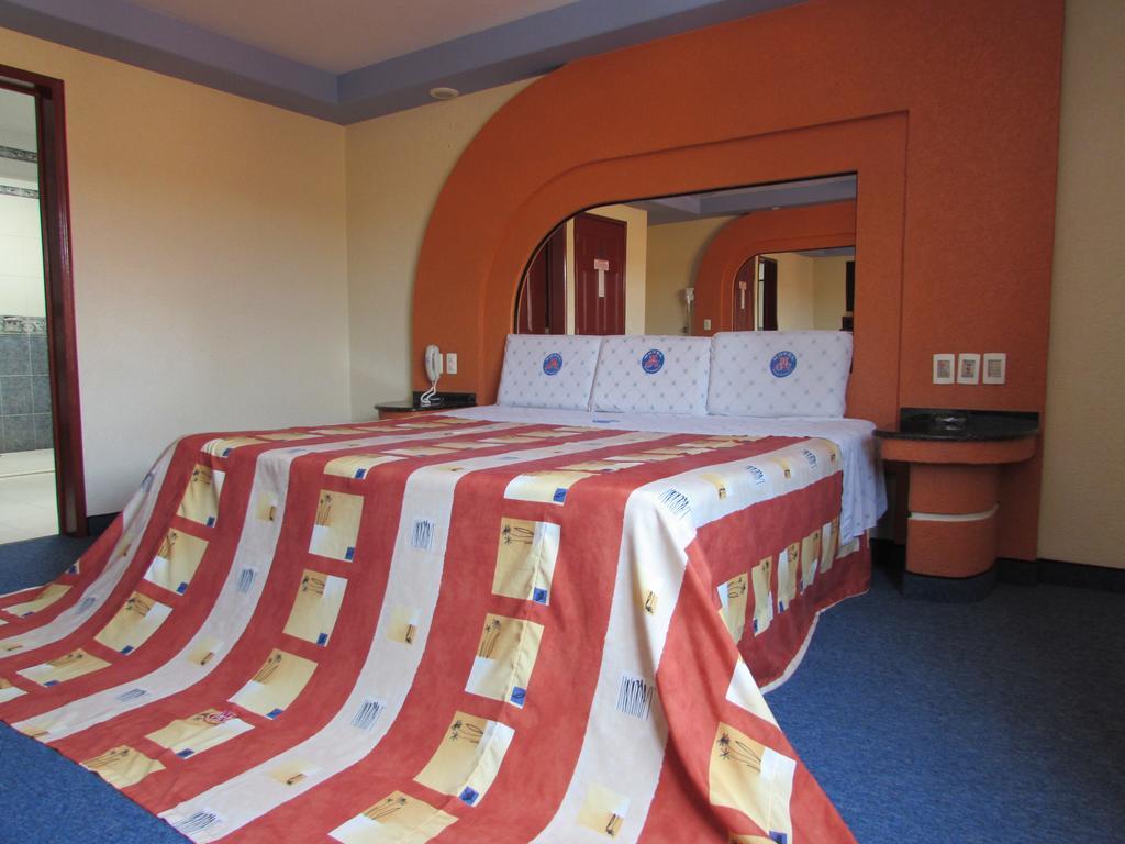 Motel Gran Vallarta (Adults Only) Celaya  Exterior photo