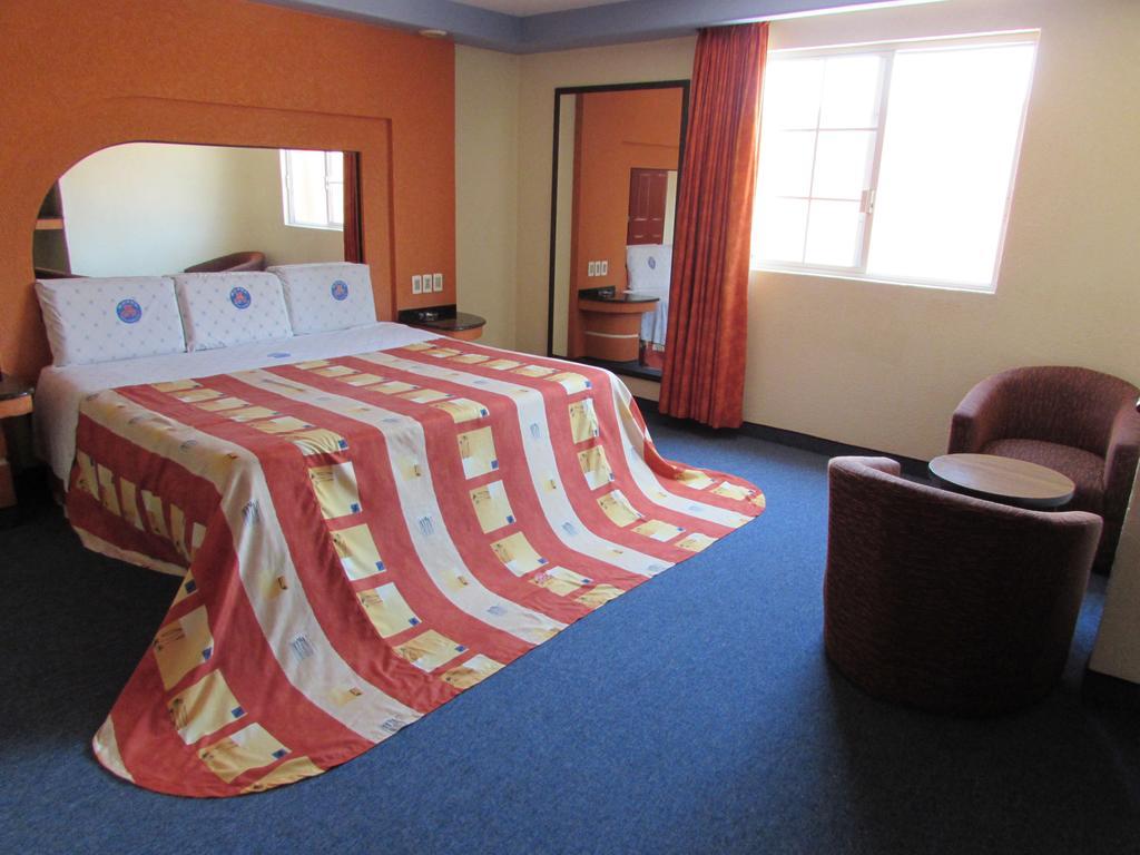 Motel Gran Vallarta (Adults Only) Celaya  Exterior photo
