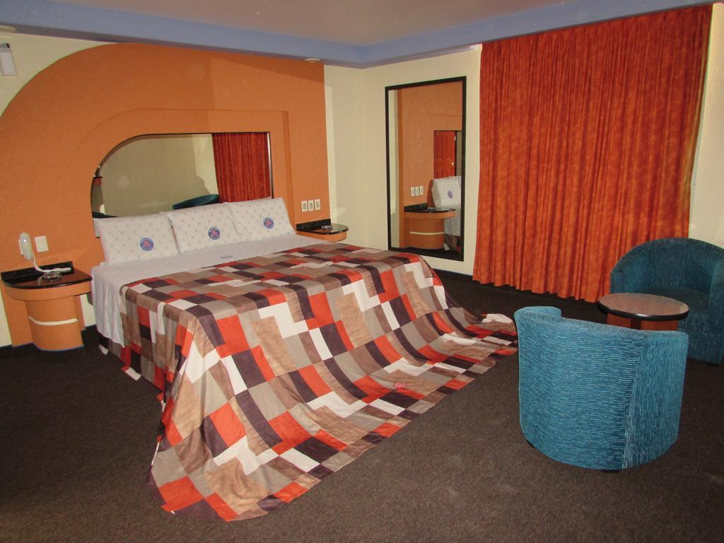 Motel Gran Vallarta (Adults Only) Celaya  Exterior photo