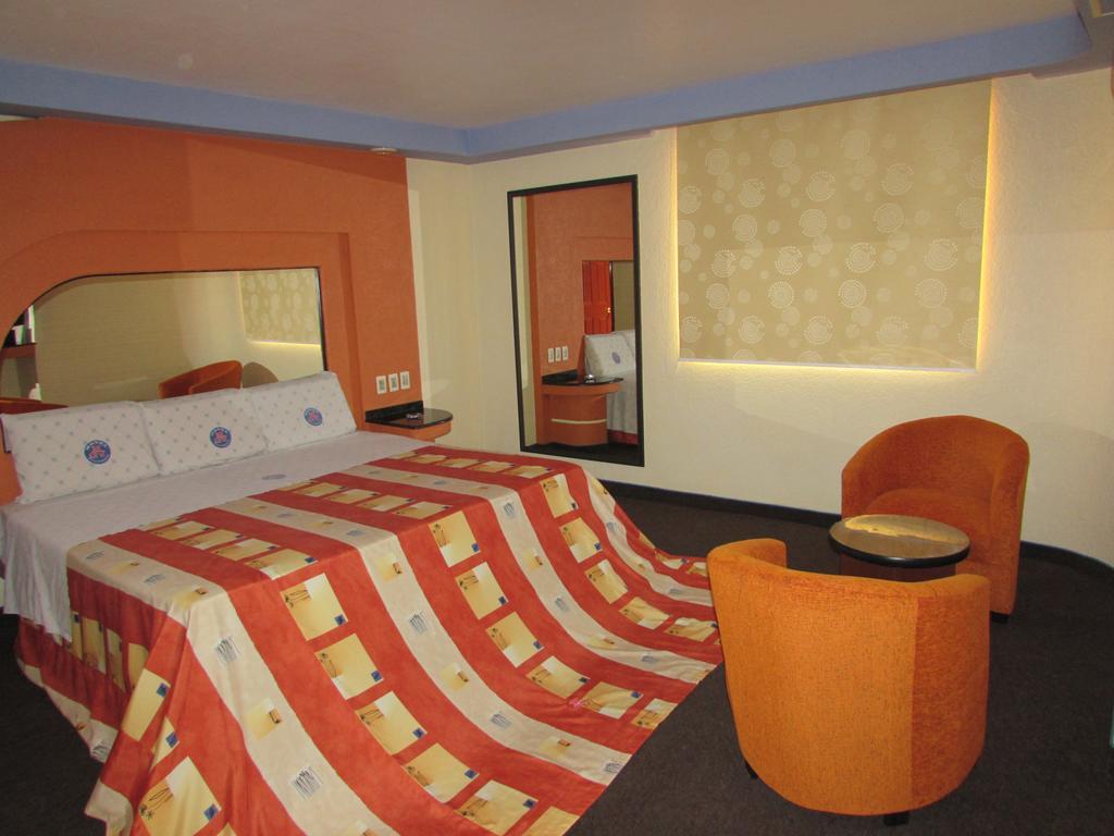 Motel Gran Vallarta (Adults Only) Celaya  Exterior photo