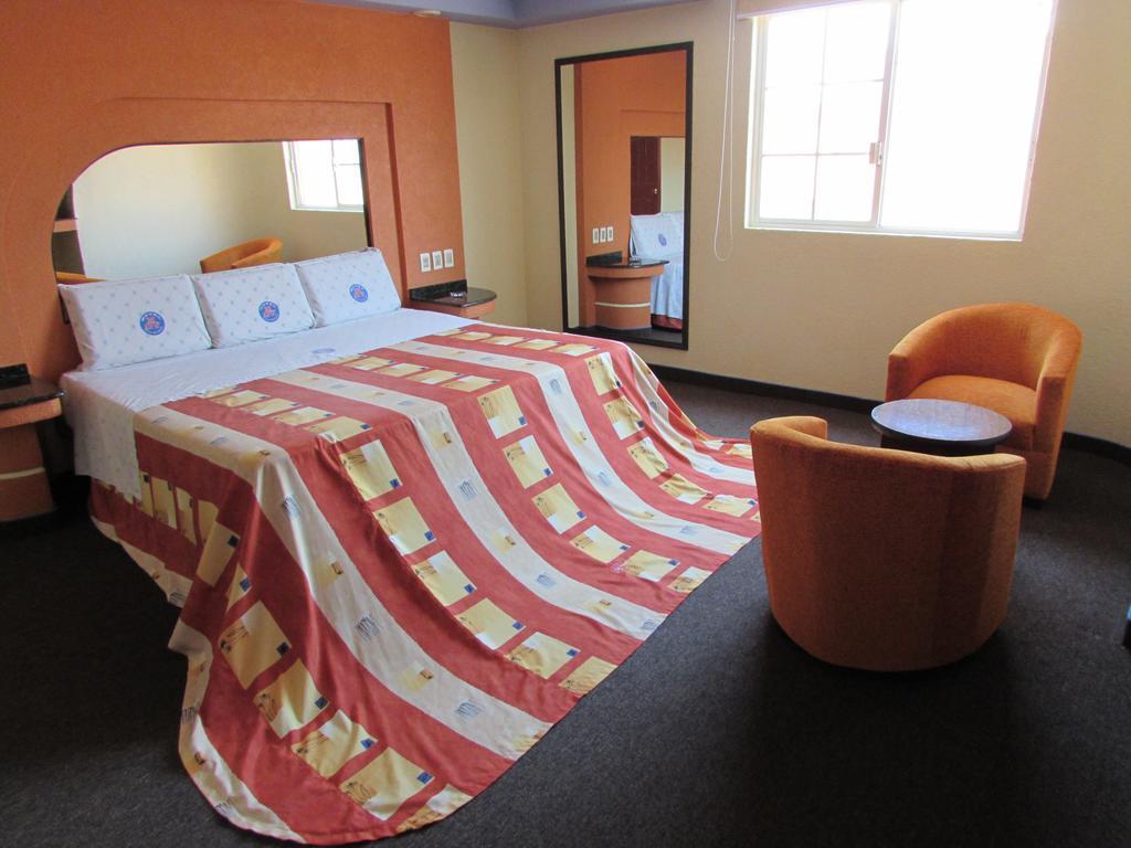 Motel Gran Vallarta (Adults Only) Celaya  Exterior photo
