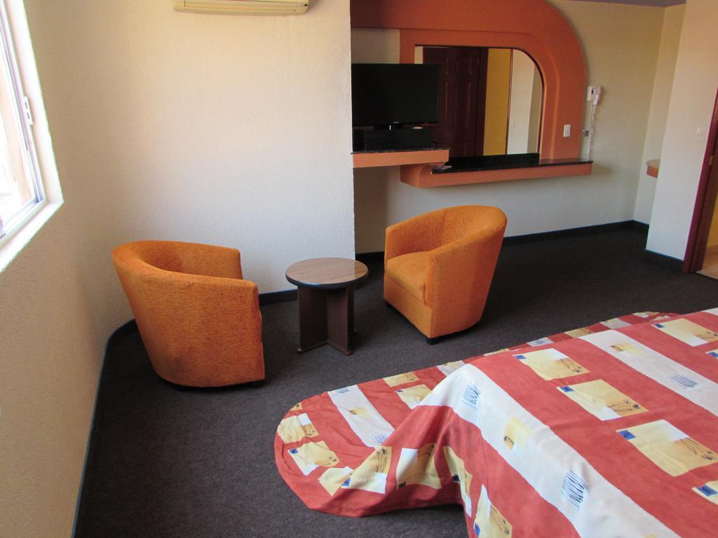 Motel Gran Vallarta (Adults Only) Celaya  Exterior photo