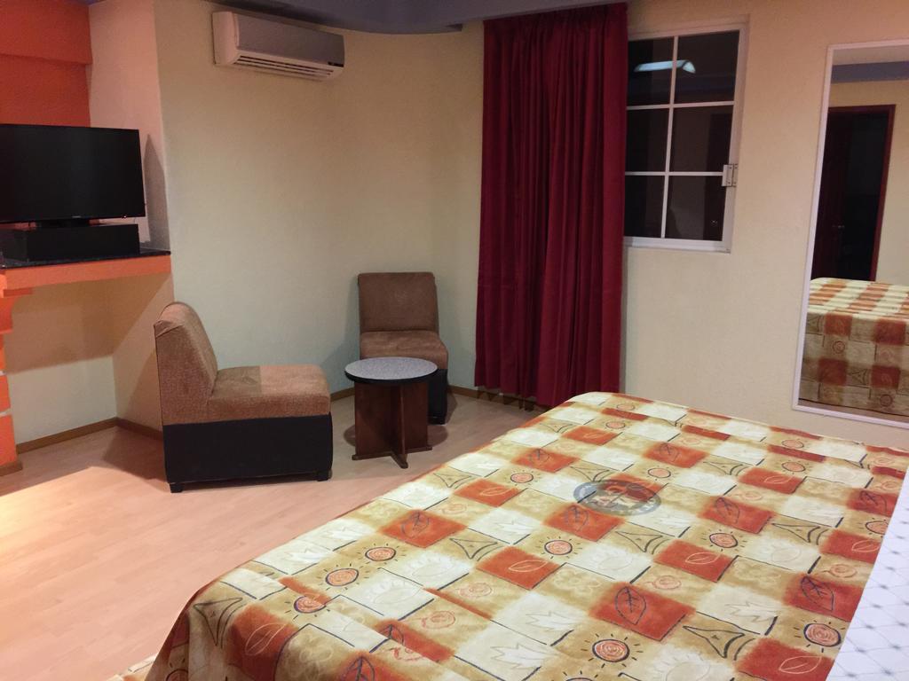 Motel Gran Vallarta (Adults Only) Celaya  Exterior photo