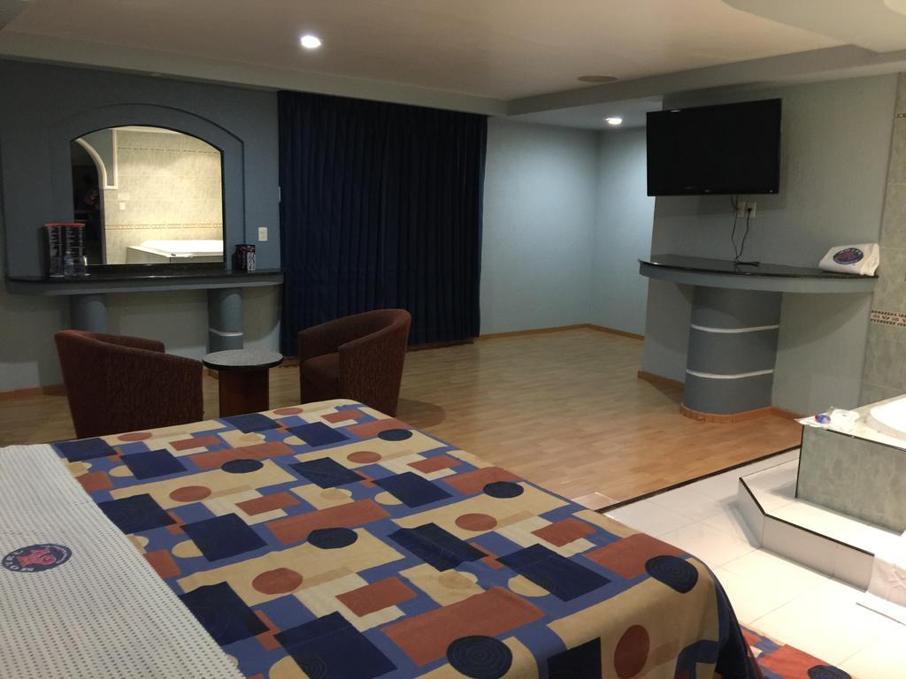 Motel Gran Vallarta (Adults Only) Celaya  Exterior photo