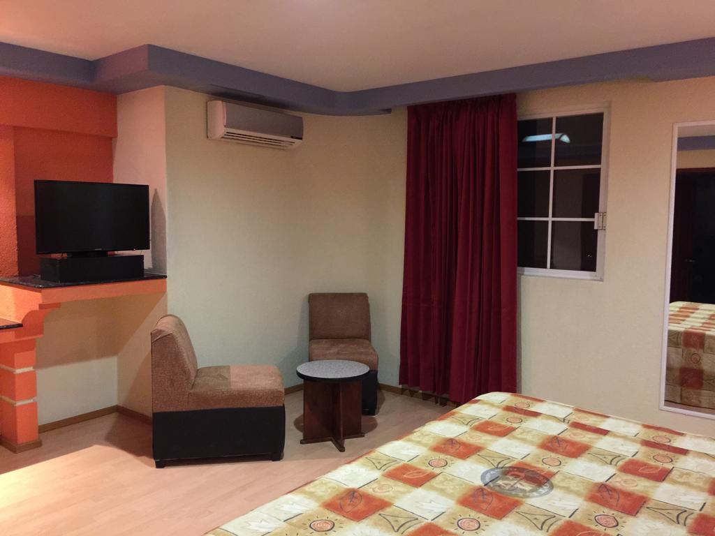 Motel Gran Vallarta (Adults Only) Celaya  Exterior photo