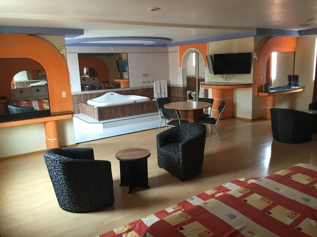 Motel Gran Vallarta (Adults Only) Celaya  Exterior photo