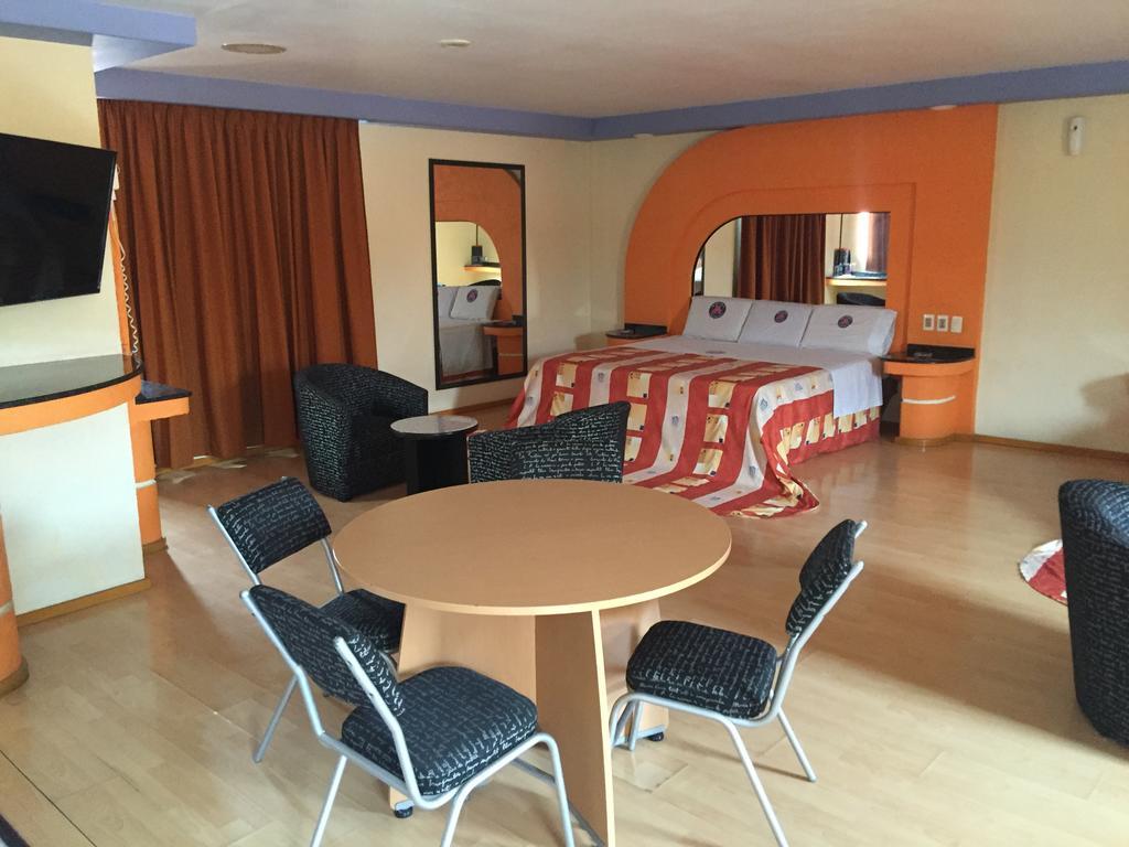 Motel Gran Vallarta (Adults Only) Celaya  Exterior photo