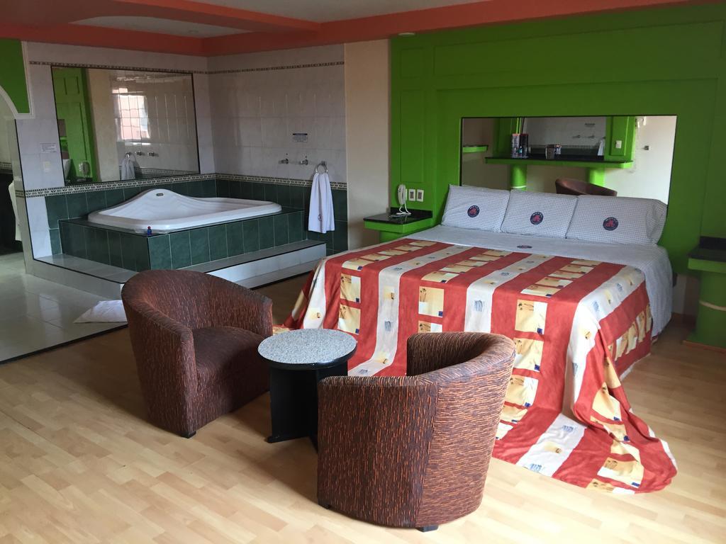 Motel Gran Vallarta (Adults Only) Celaya  Exterior photo