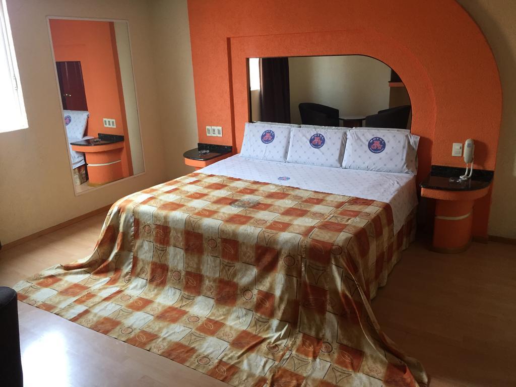Motel Gran Vallarta (Adults Only) Celaya  Exterior photo