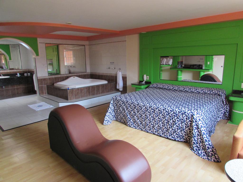 Motel Gran Vallarta (Adults Only) Celaya  Exterior photo
