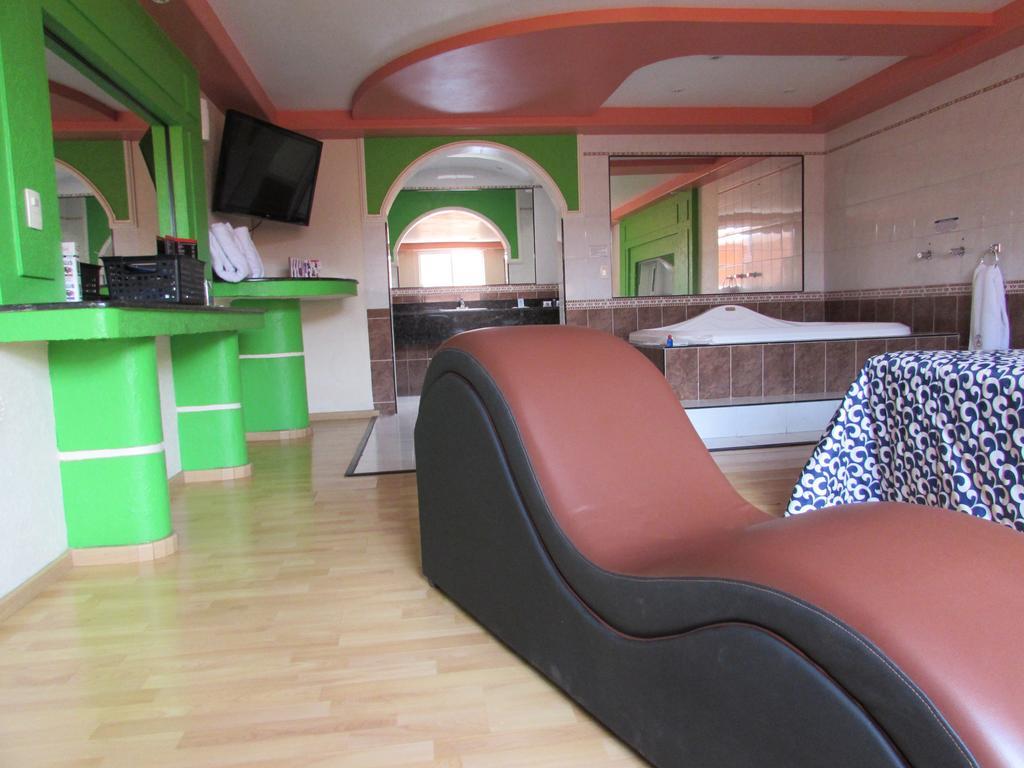 Motel Gran Vallarta (Adults Only) Celaya  Exterior photo