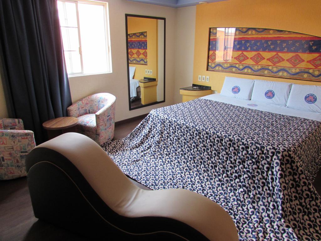 Motel Gran Vallarta (Adults Only) Celaya  Exterior photo